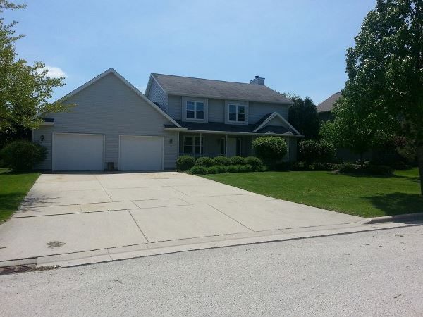 403 S Hills Dr, Plymouth, WI 53073