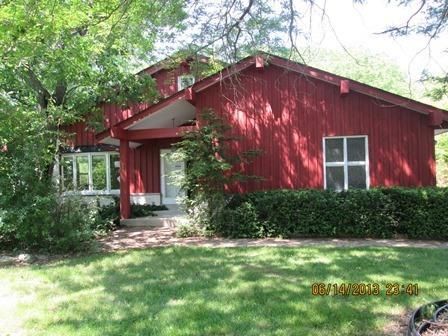 2027 Nagawicka Rd, Hartland, WI 53029