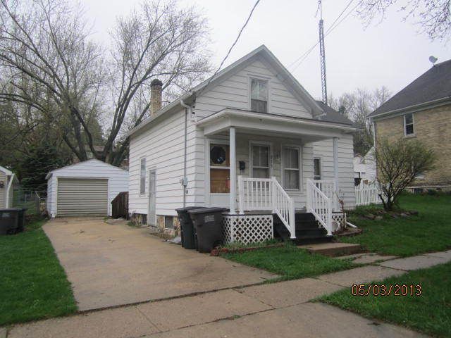 235 E Woolcock St, Jefferson, WI 53549