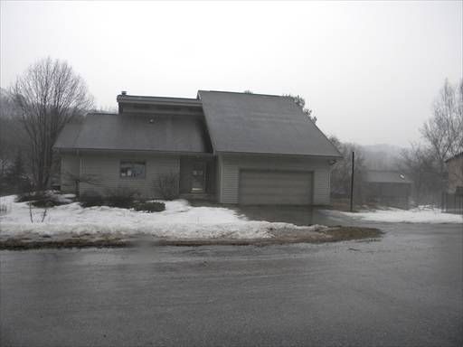 N4588 Meadow Wood Road, Onalaska, WI 54650