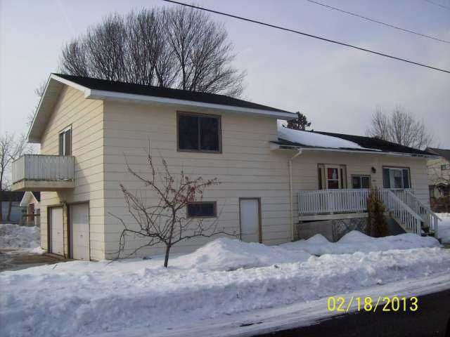 404 Chestnut St, Marinette, WI 54143