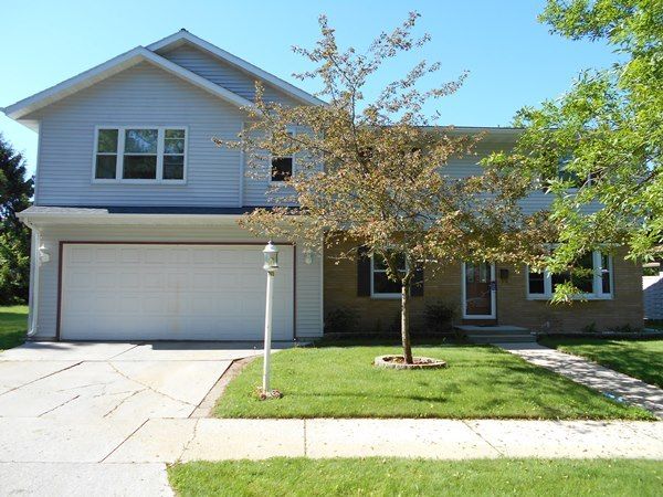 2517 Macarthur Ave, Sheboygan, WI 53083