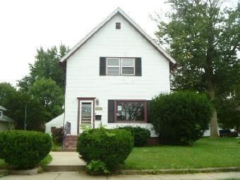 661 Oakland Ave, Elgin, IL 60120