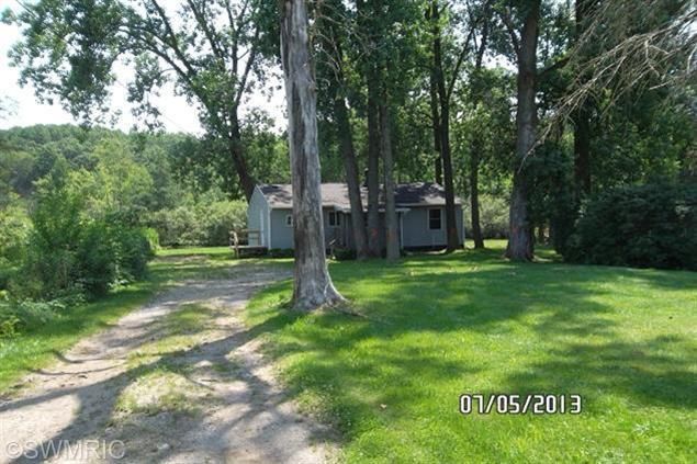 2800 Thorpe Dr, Delton, MI 49046