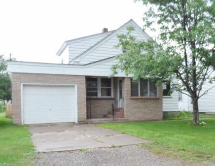 2006 Washington Ave, Ishpeming, MI 49849