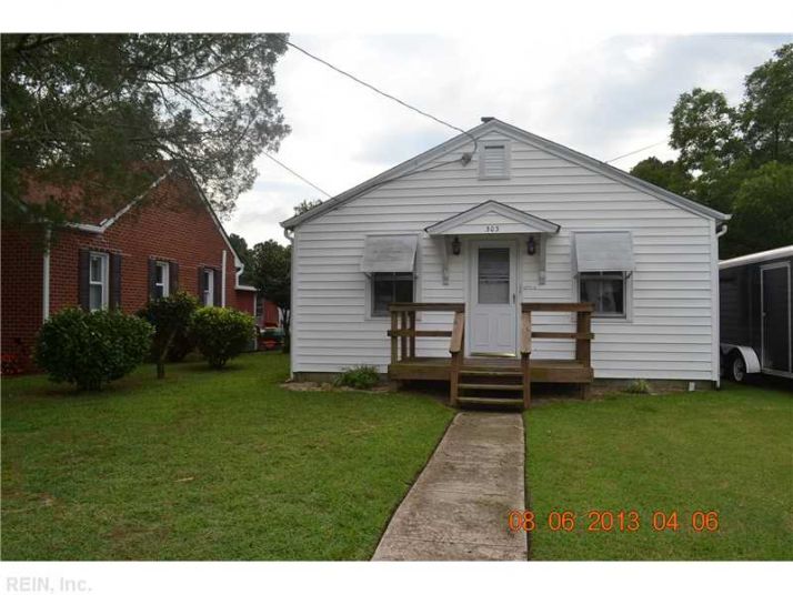 303 Elizabeth St, Suffolk, VA 23434