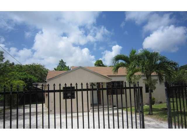 1467 NW 24 ST, Miami, FL 33142