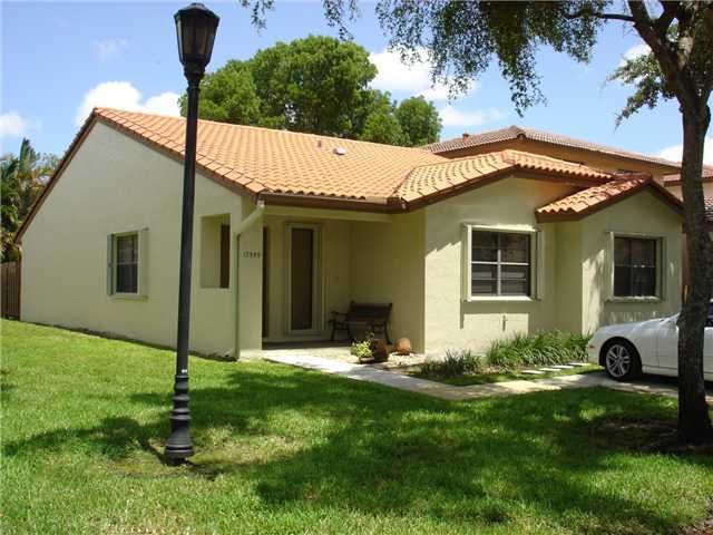 17359 NW 66 PL, Hialeah, FL 33015