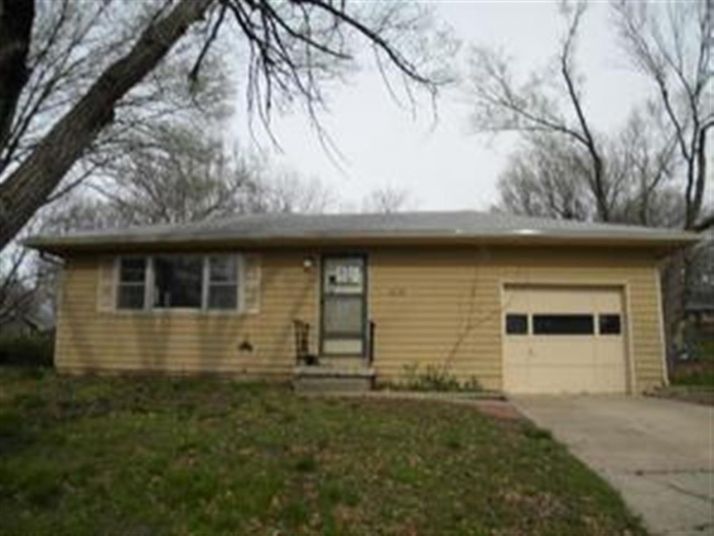 2608 Louisiana St, Lawrence, KS 66046