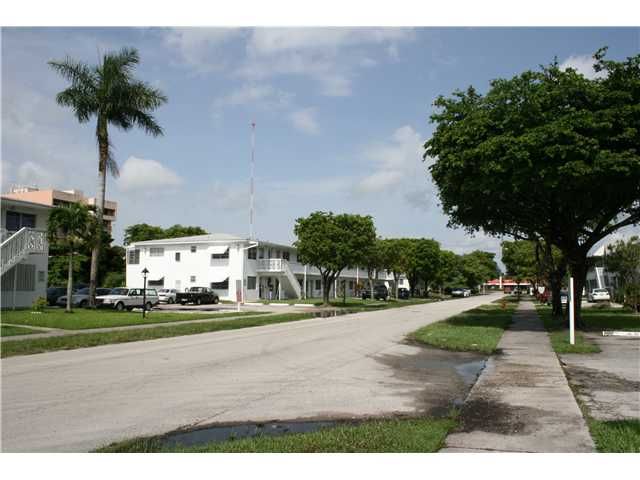 100 NW 204 ST # 19, Miami, FL 33169