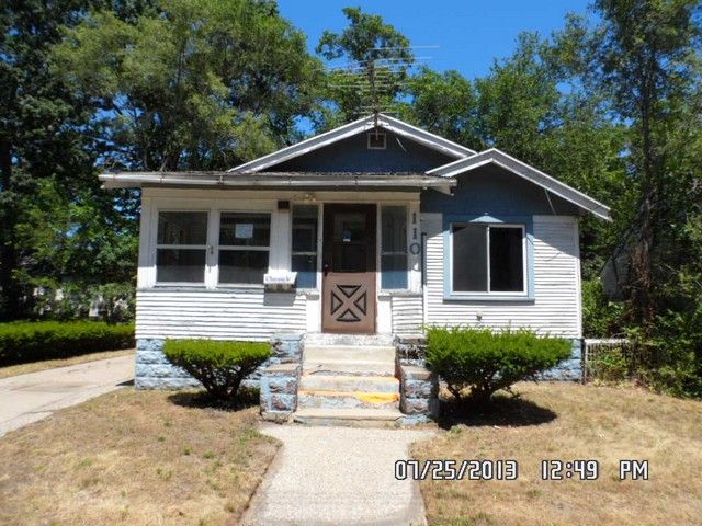 110 E Maplewood Ave, Muskegon, MI 49444