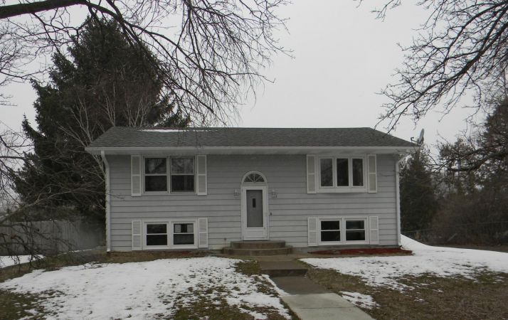 111 4th Ave S, Isanti, MN 55040