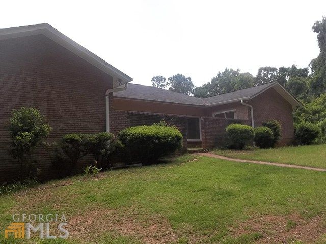 100 Chinaberry Ln, Lagrange, GA 30240