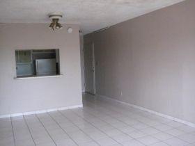 13480 NE 6th Ave Apt 203, Miami, FL 33161