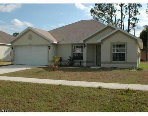 560 Nw Floresta Dr, Port Saint Lucie, FL 34983