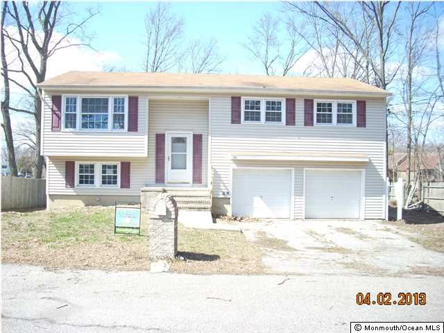 319 Oak Hollow Rd, Brick, NJ 08724