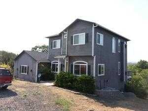 790 Ayres Rd, Eagle Point, OR 97524