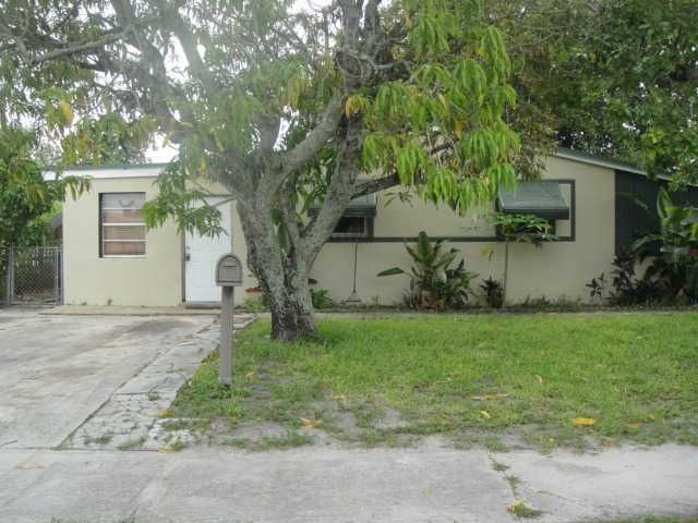 1610 NW 70TH WY, Hollywood, FL 33024