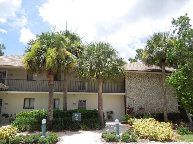 746 Eagle Creek Dr Unit 103, Naples, FL 34113