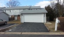 13 Scarlet Hawthorne Ct Woodridge, IL 60517