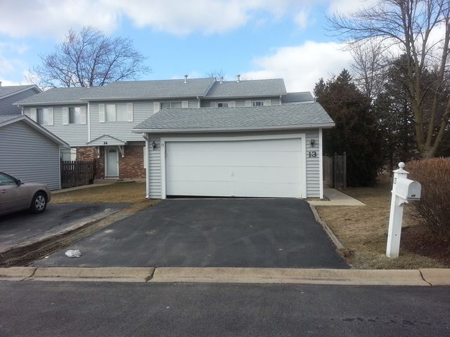 13 Scarlet Hawthorne Ct, Woodridge, IL 60517