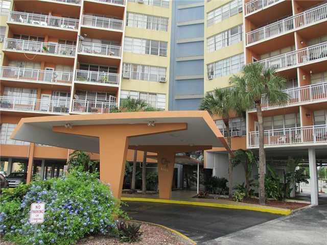 2025 Ne 164th St Apt 606, Miami, FL 33162