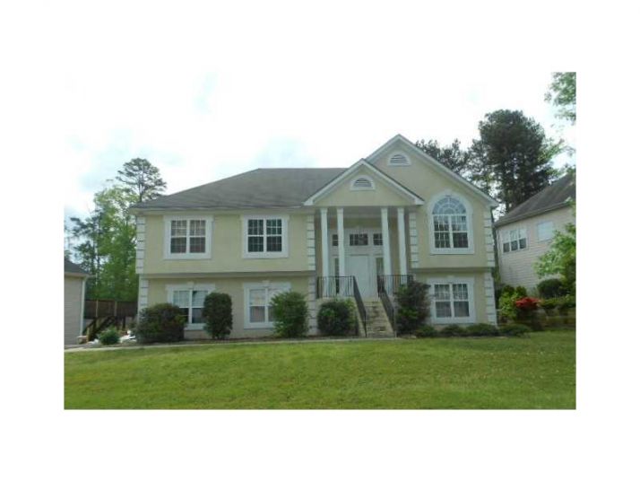 2300 Lake Royale Dr, Riverdale, GA 30296