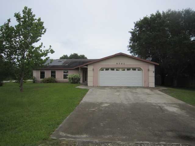 4701 Robin Dr, Saint Cloud, FL 34772