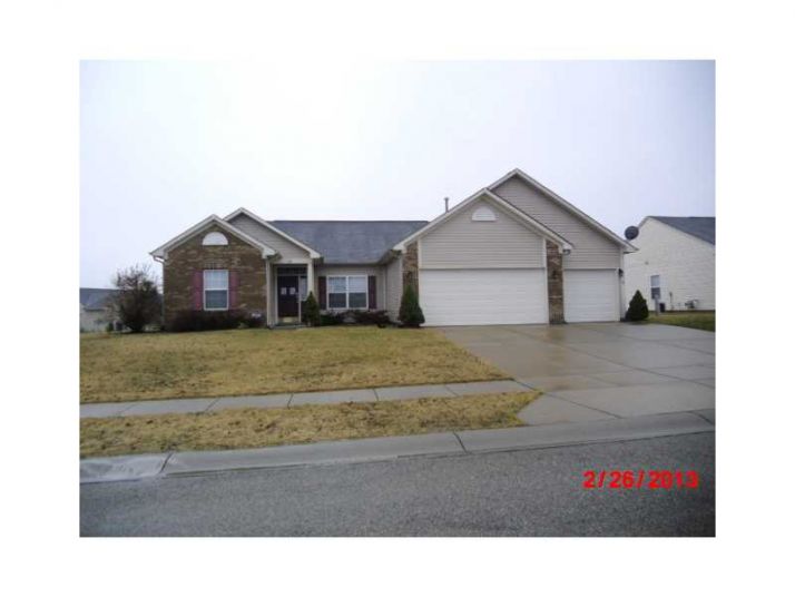 709 W Harriman Ave, Bargersville, IN 46106