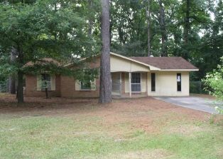 318 Tanglewood Dr, Monticello, AR 71655