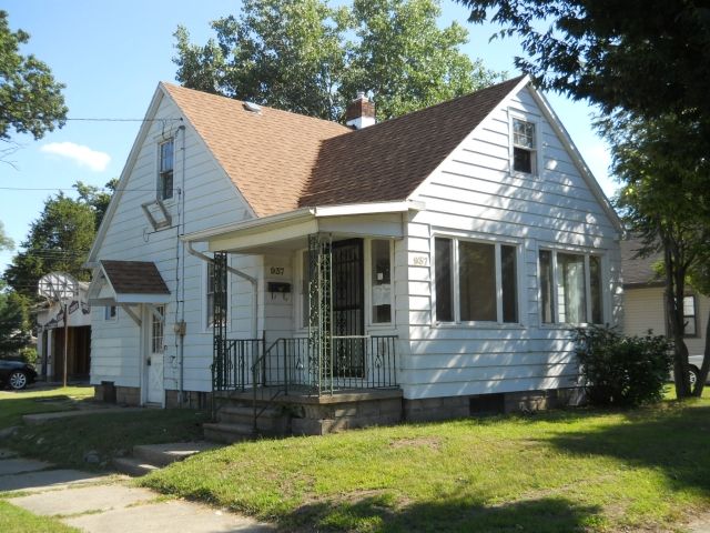 937 Erwin St, Elkhart, IN 46514