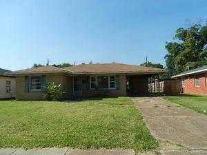 3264 Sarah St, Bossier City, LA 71112