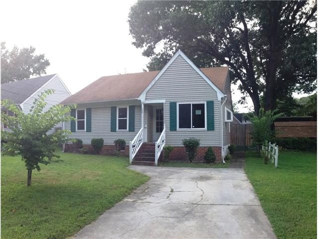 728 Bloom Ave, Chesapeake, VA 23325