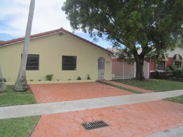 13736 SW 14 ST, Miami, FL 33184