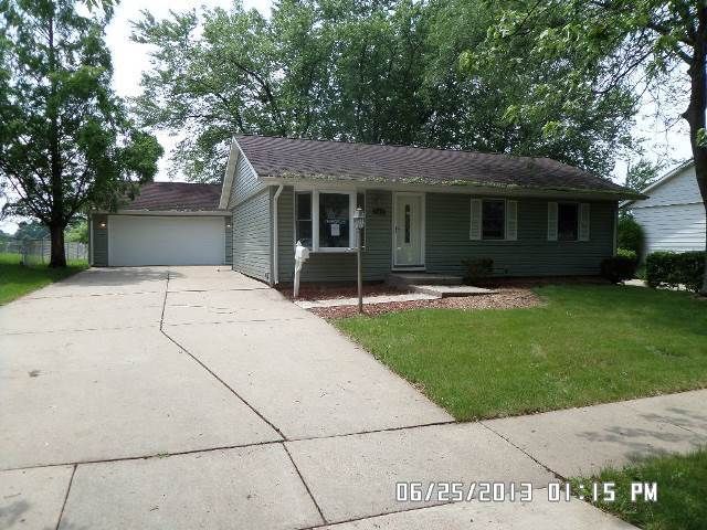 204 Kosan Cir, Streamwood, IL 60107