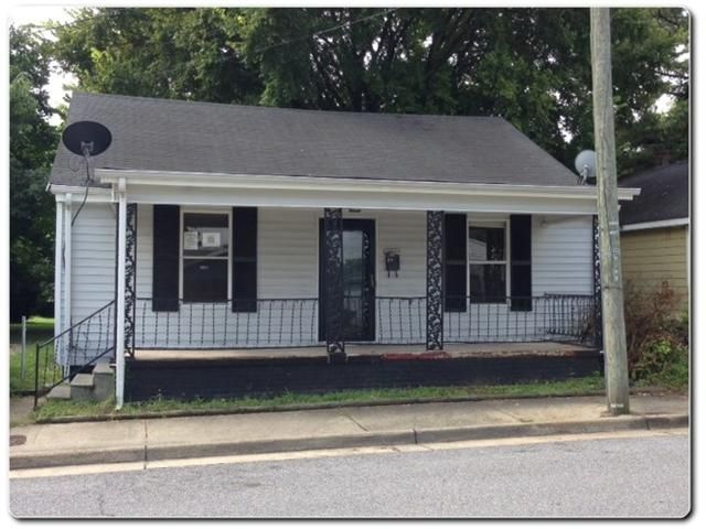 222 Parham St, Emporia, VA 23847