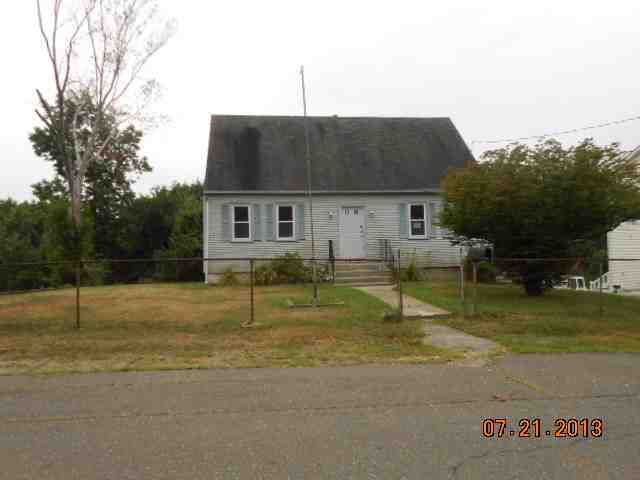 209 Saunders Avenue, Bridgeport, CT 06606