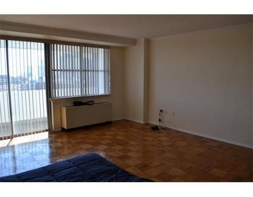 Whittier Pl #16L, Boston, MA 02114