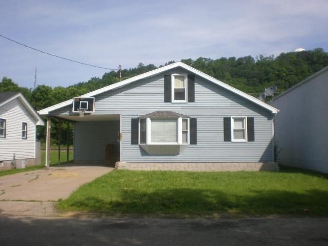 2387 Garfield Ave, Dubuque, IA 52001