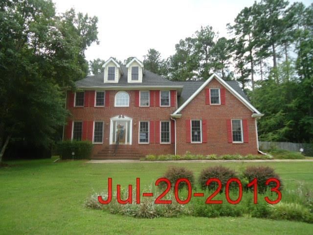 125 Indian Bluff Dr, Sharpsburg, GA 30277