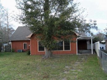 300 Lake Cresent Cir, Houma, LA 70360