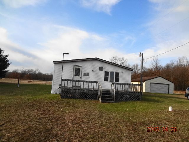 5473 N Mundy Ave, White Cloud, MI 49349