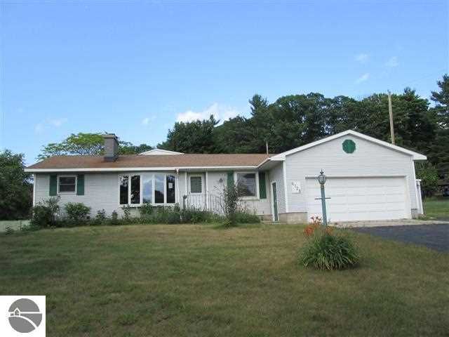 6128 Edmar Dr, Traverse City, MI 49686