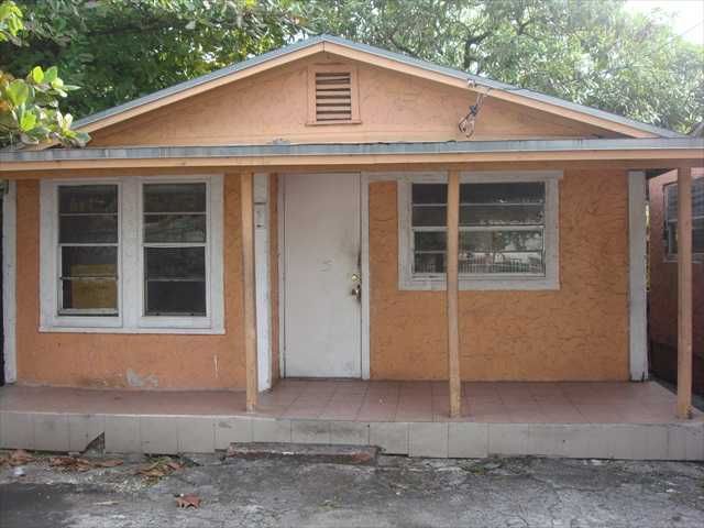 676-67 Nw 32nd St, Miami, FL 33125