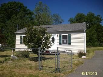 10 Denver Ct, Groton, CT 06340