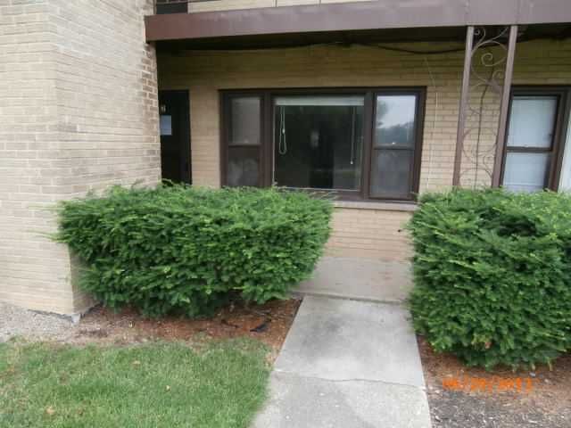 41 King Arthur Ct Apt 2, Melrose Park, IL 60164