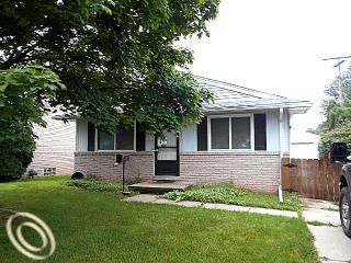 17747 Glenmore, Redford, MI 48240