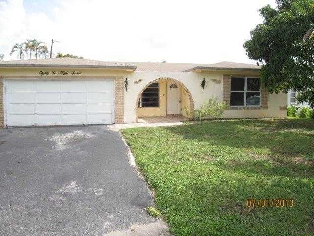 8657 N Sutton Dr, Hollywood, FL 33025