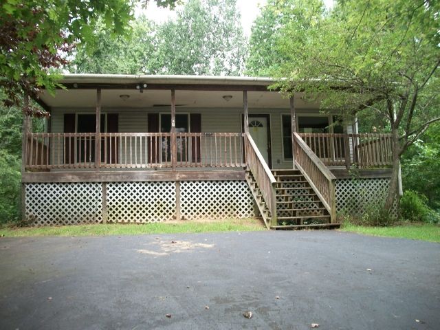 79 Pine Rd, Louisa, VA 23093