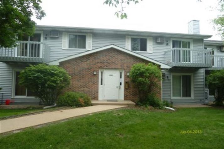 2891 Cimarron Trl Apt 2, Madison, WI 53719